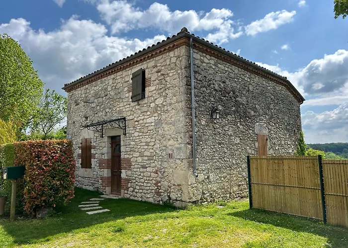 Prázdninový dům Maison En Pierre Cosy Avec Piscine Prive *